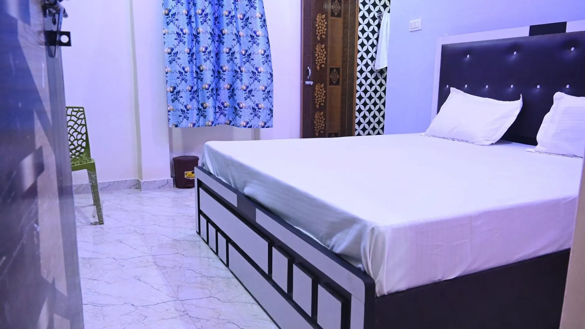 Swagat Paying Guest House Varanasi Near Ganga River