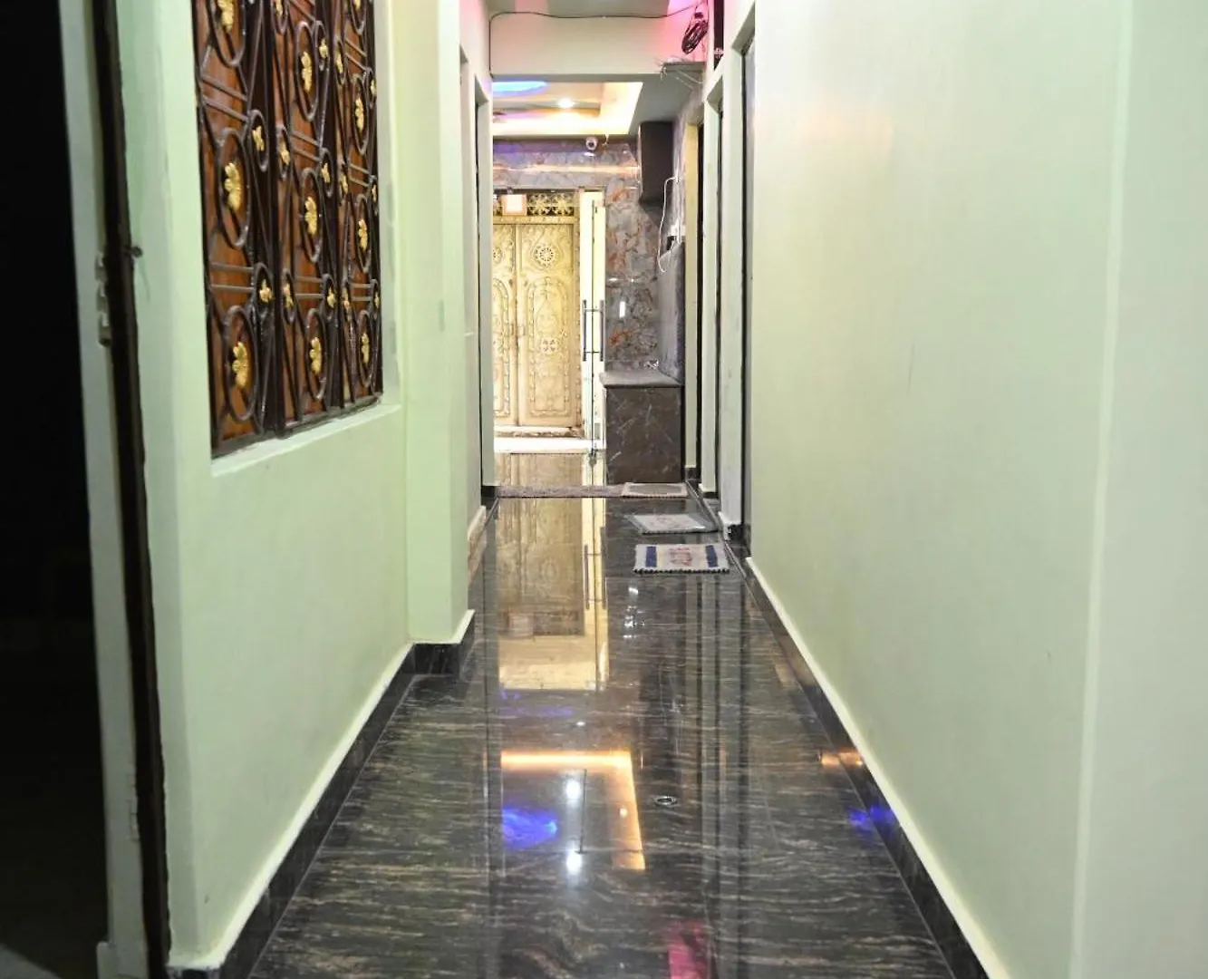 Swagat Paying Guest House Varanasi Near Ganga River