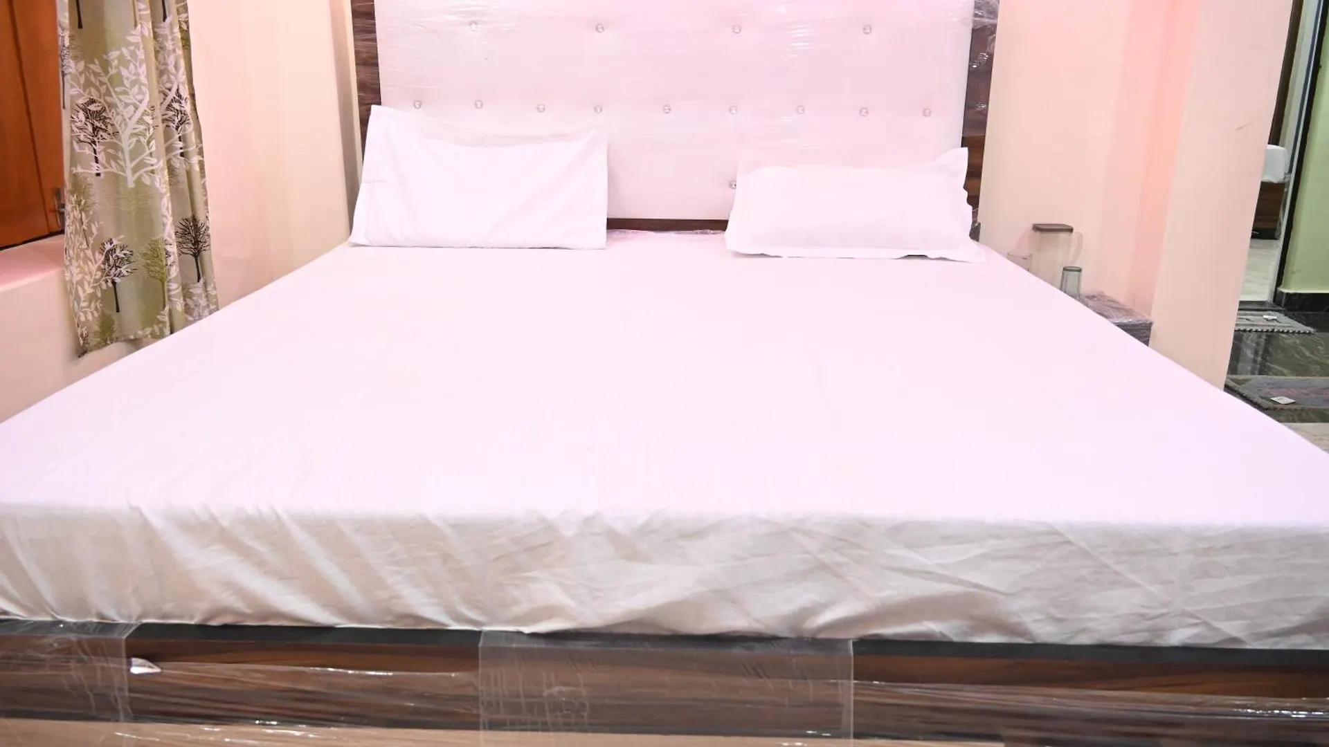Swagat Paying Guest House Varanasi Near Ganga River